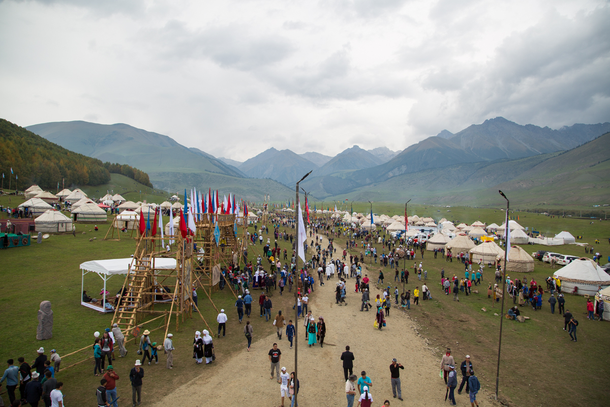 III ДКОдо Кырчын этношаарчасына акы төлөнүүчү кичи-бустар каттайт