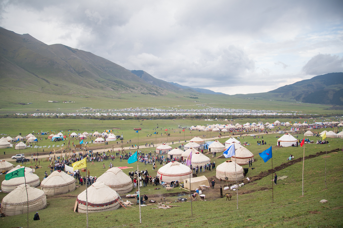 Кырчын жайлоосунда “Кыргыз айылы” этношаарчасы ачылды